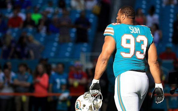 MIAMI GARDENS, FL - DECEMBER 31: Ndamukong Suh #93 of the Miami Dolphins during pregame against the...