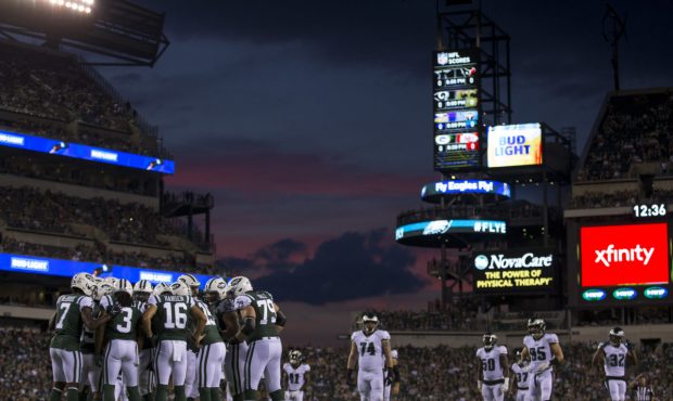 PHILADELPHIA, PA - AUGUST 30: The New York Jets huddle against the Philadelphia Eagles in the secon...