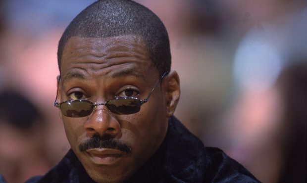 19 Nov 2000: A close up of Eddie Murphy watching the action during the game between the Chicago Bul...