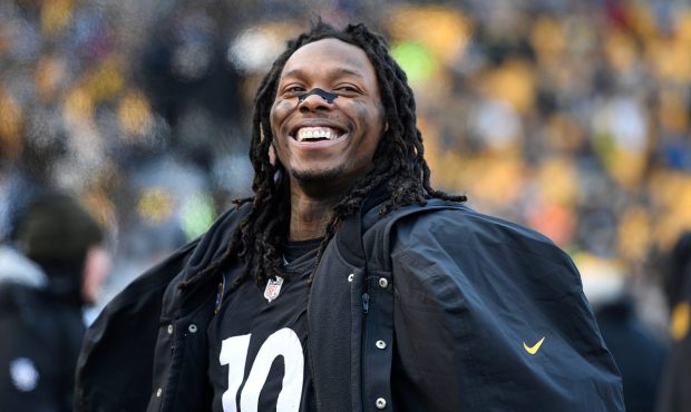 PITTSBURGH, PA - DECEMBER 31: Martavis Bryant #10 of the Pittsburgh Steelers smiles as times expire...