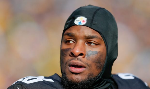 PITTSBURGH, PA - JANUARY 14: Le'Veon Bell #26 of the Pittsburgh Steelers looks on against the Jacks...