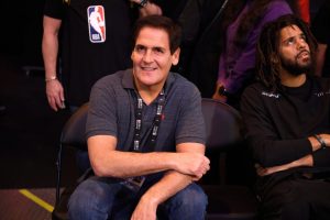 LOS ANGELES, CA - FEBRUARY 17: Dallas Mavericks owner Mark Cuban and J. Cole attend the 2018 JBL Three-Point Contest at Staples Center on February 17, 2018 in Los Angeles, California. (Photo by Kevork Djansezian/Getty Images)