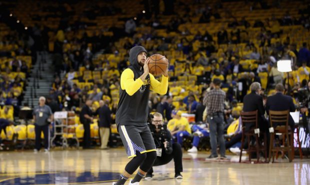 OAKLAND, CA - APRIL 16: Stephen Curry #30 of the Golden State Warriors warms up before their game a...