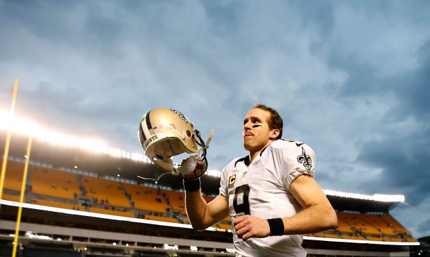 PITTSBURGH, PA - NOVEMBER 30: Drew Brees #9 of the New Orleans Saints runs off the field after a 35...