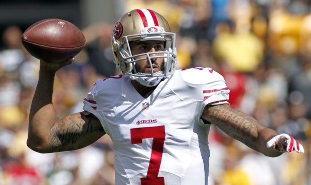 PITTSBURGH, PA - SEPTEMBER 20: Colin Kaepernick #7 of the San Francisco 49ers drops back to pass in...