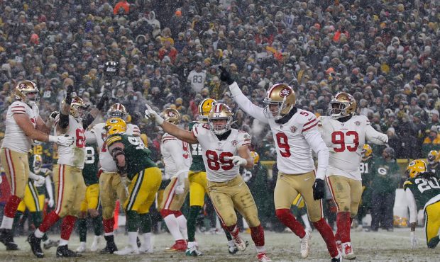 GREEN BAY, WISCONSIN - JANUARY 22: Robbie Gould #9 of the San Francisco 49ers celebrates after kick...