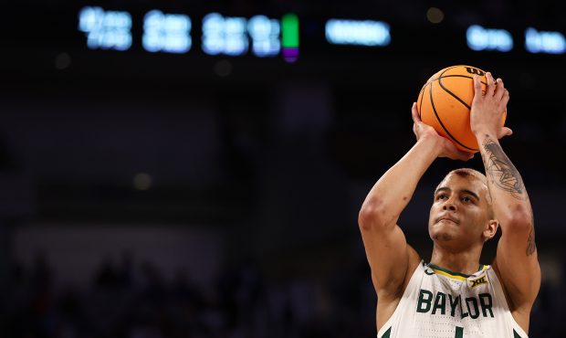 FORT WORTH, TEXAS - MARCH 19: Jeremy Sochan #1 of the Baylor Bears prepares to shoot a free throw i...