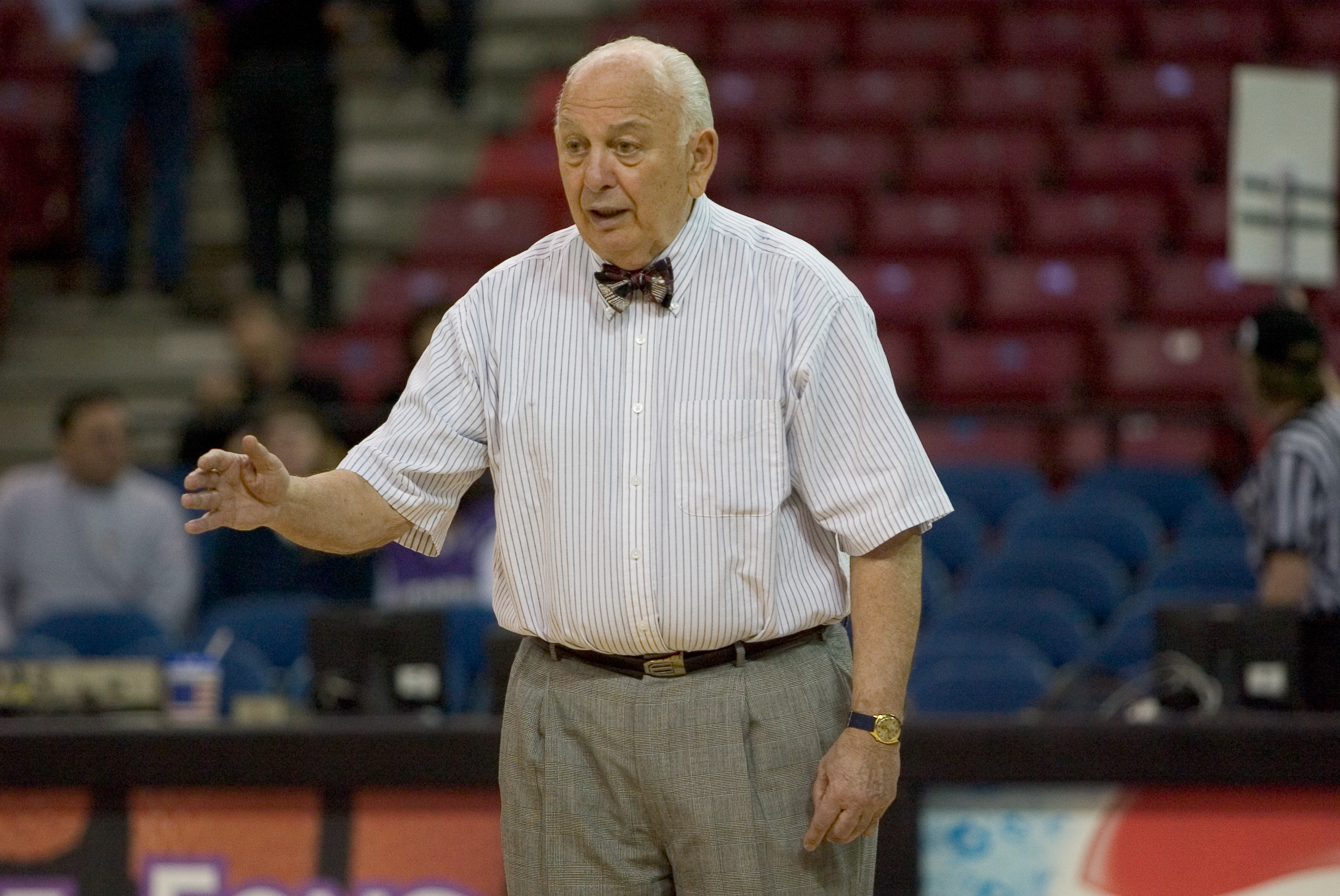 Sacramento Kings assistant coach and former longtime Princeton head coach Pete Carril gives instruc...