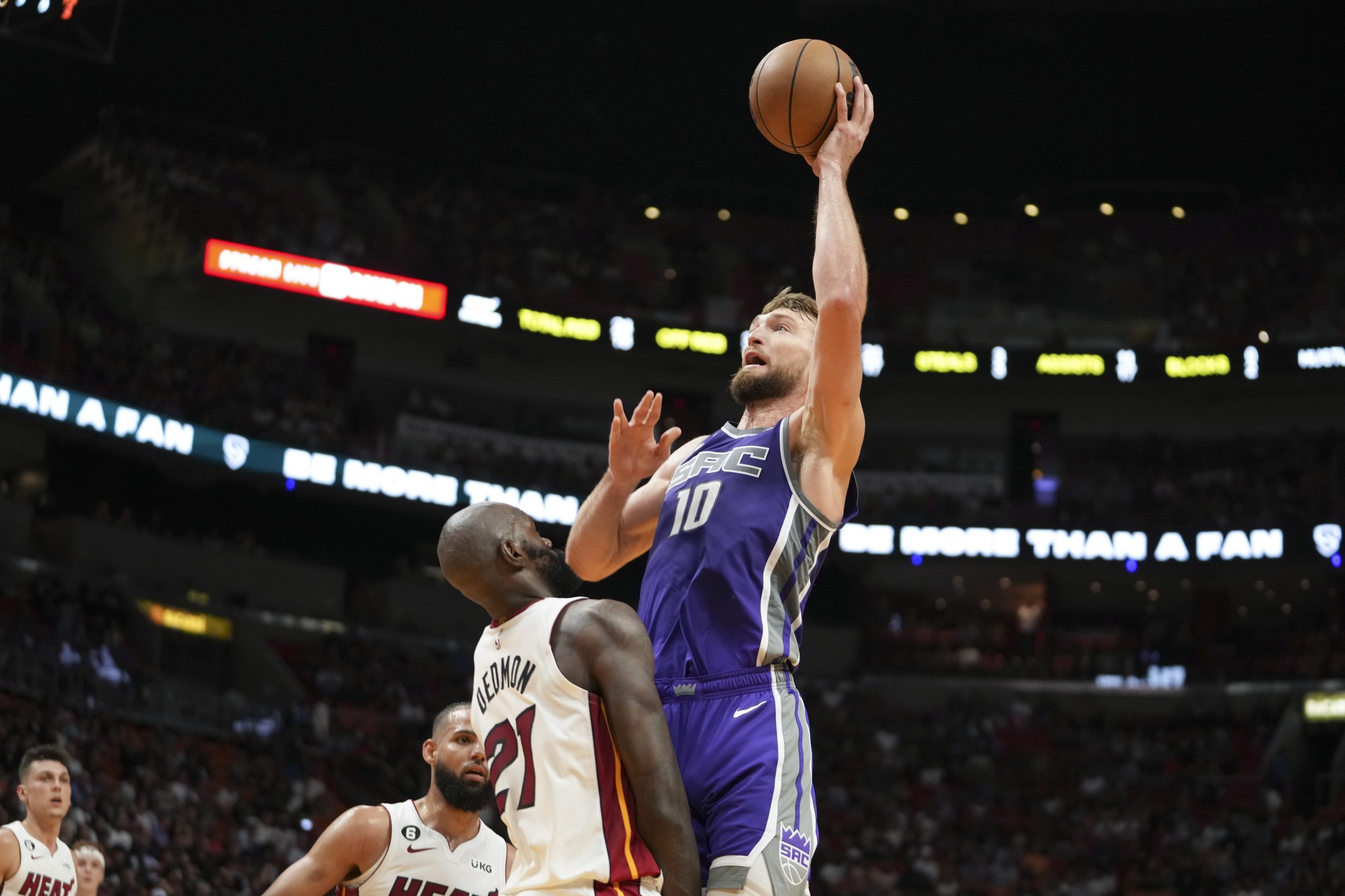 Report: Kings forward Domantas Sabonis out with bruised left knee