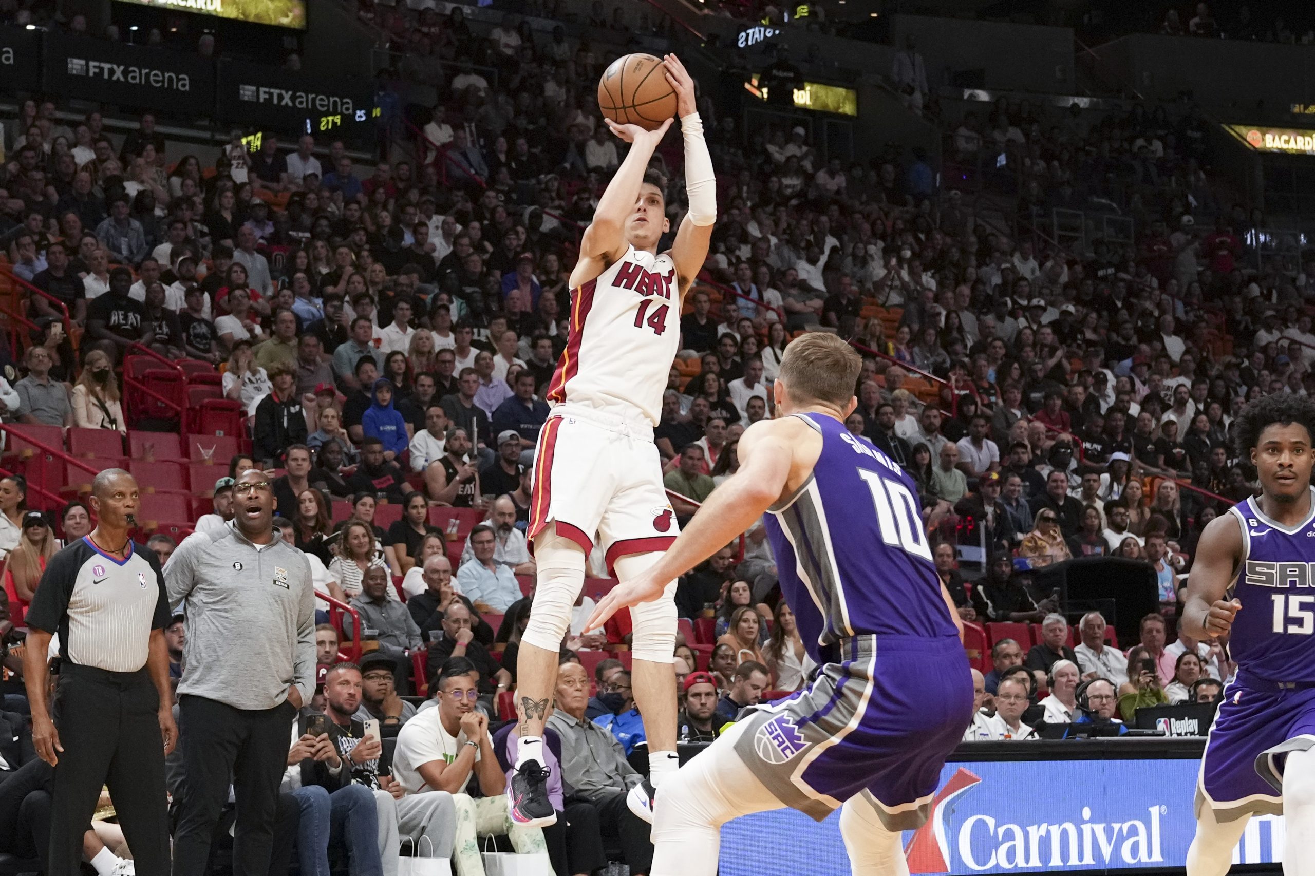 MIAMI, FL - NOVEMBER 02: Tyler Herro #14 of the Miami Heat puts up a shot during the second half ag...