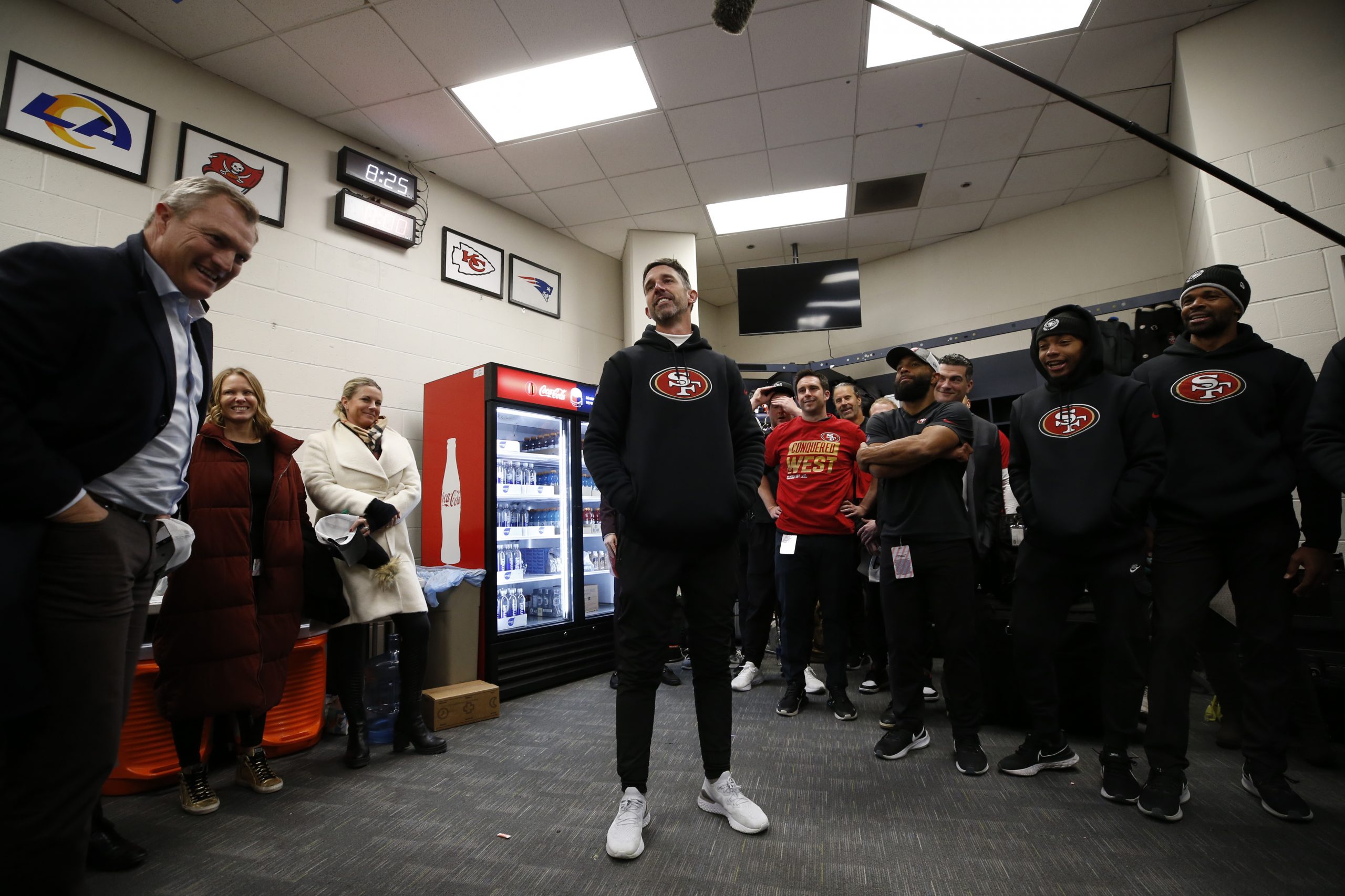 Head Coach Kyle Shanahan of the San Francisco 49ers addresses the team in the locker room after the...