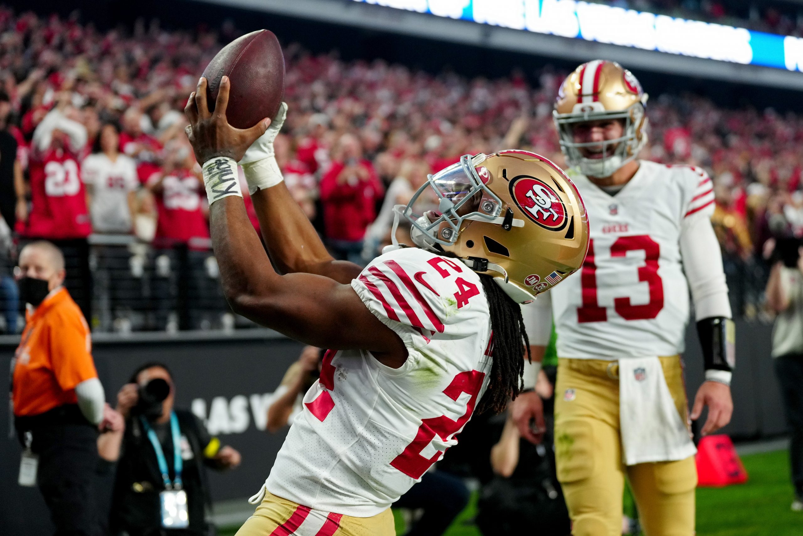 49ers comeback to win 37-34 shootout in the desert over Raiders - Sactown  Sports