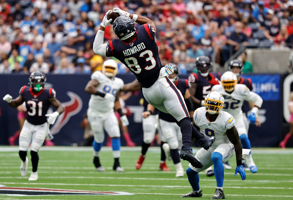 O.J. Howard #83 of the Houston Texans makes a catch in the second quarter against the Los Angeles C...