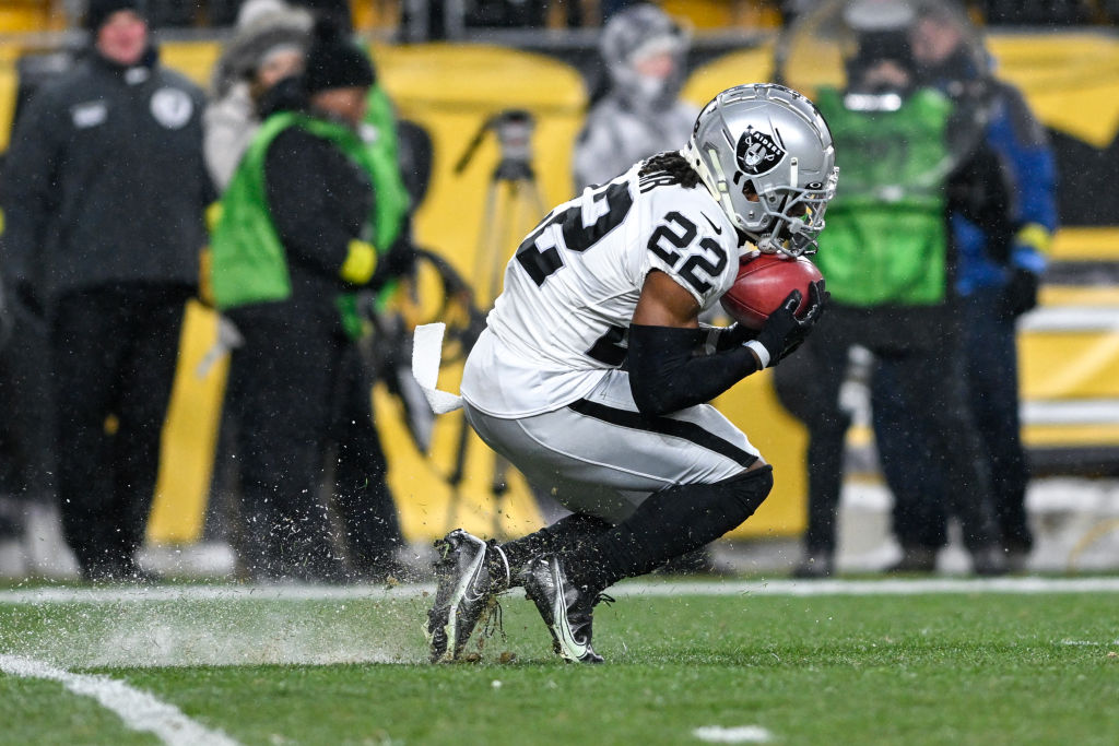 Ameer Abdullah #22 of the Las Vegas Raiders catches a kickoff in the first quarter against the Pitt...
