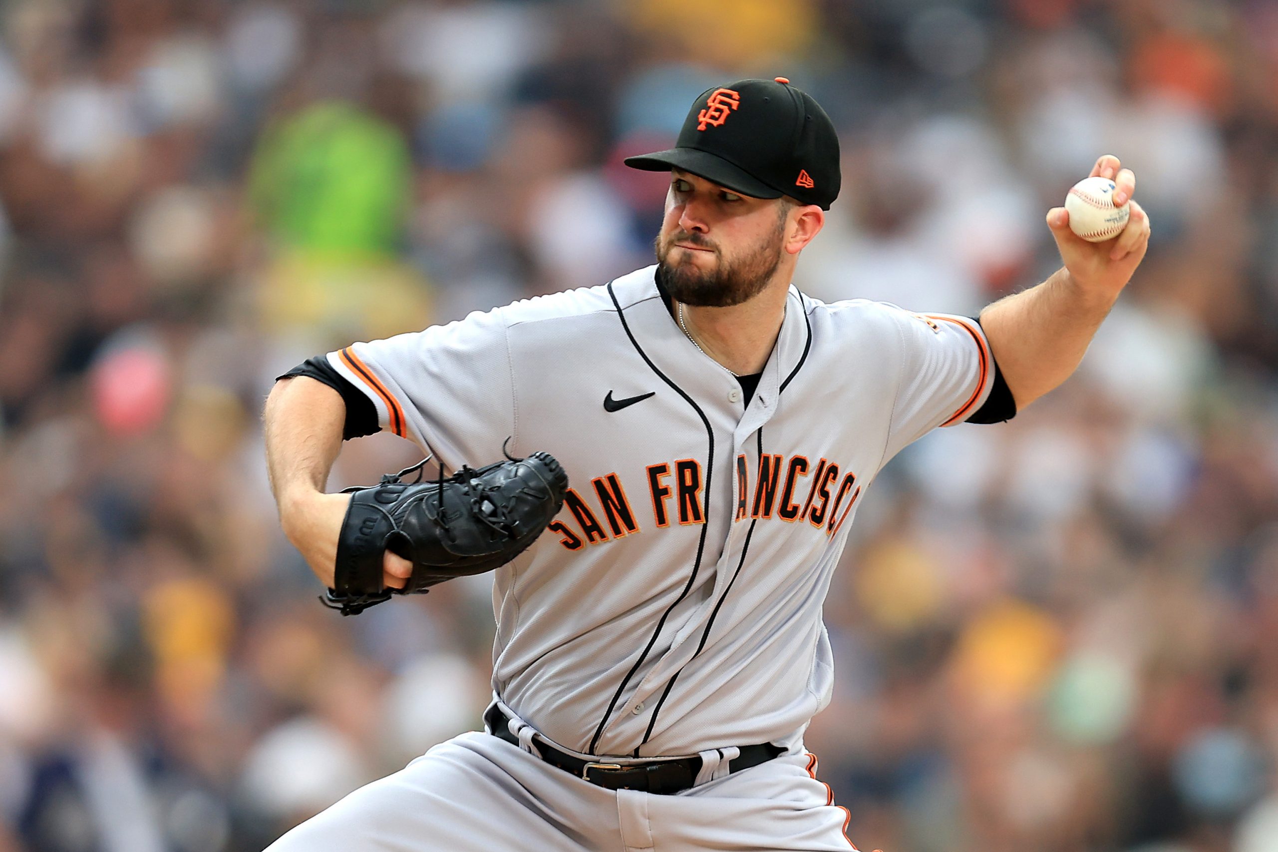 SAN DIEGO, CALIFORNIA - AUGUST 08: Alex Wood #57 of the San Francisco Giants pitches during the fir...