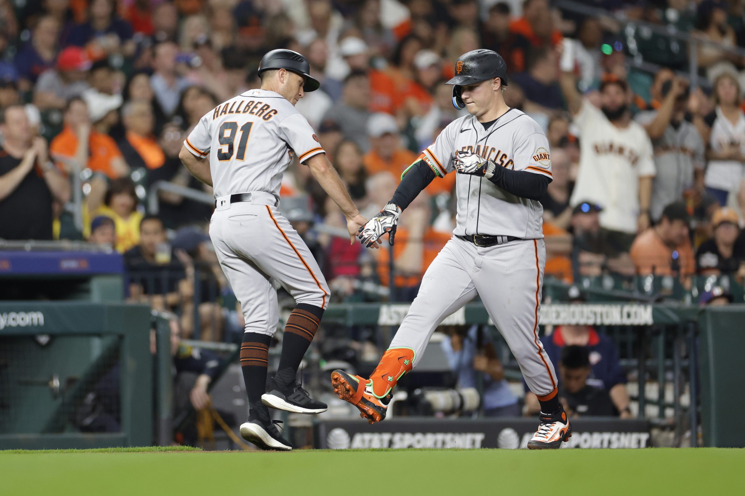 Giants look to build off two-game sweep of Astros as Brewers enter Oracle  Park - Sactown Sports