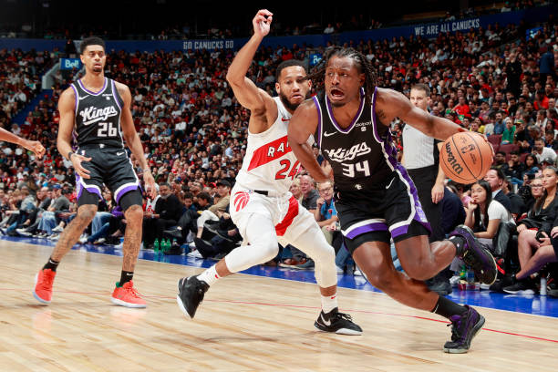 VANCOUVER, CANADA - OCTOBER 8: Deonte Burton #34 of the Sacramento Kings drives to the basket durin...
