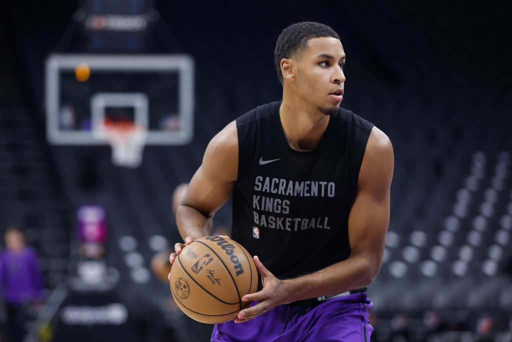 Keegan Murray #13 of the Sacramento Kings warms up before the game against the Los Angeles Lakers a...