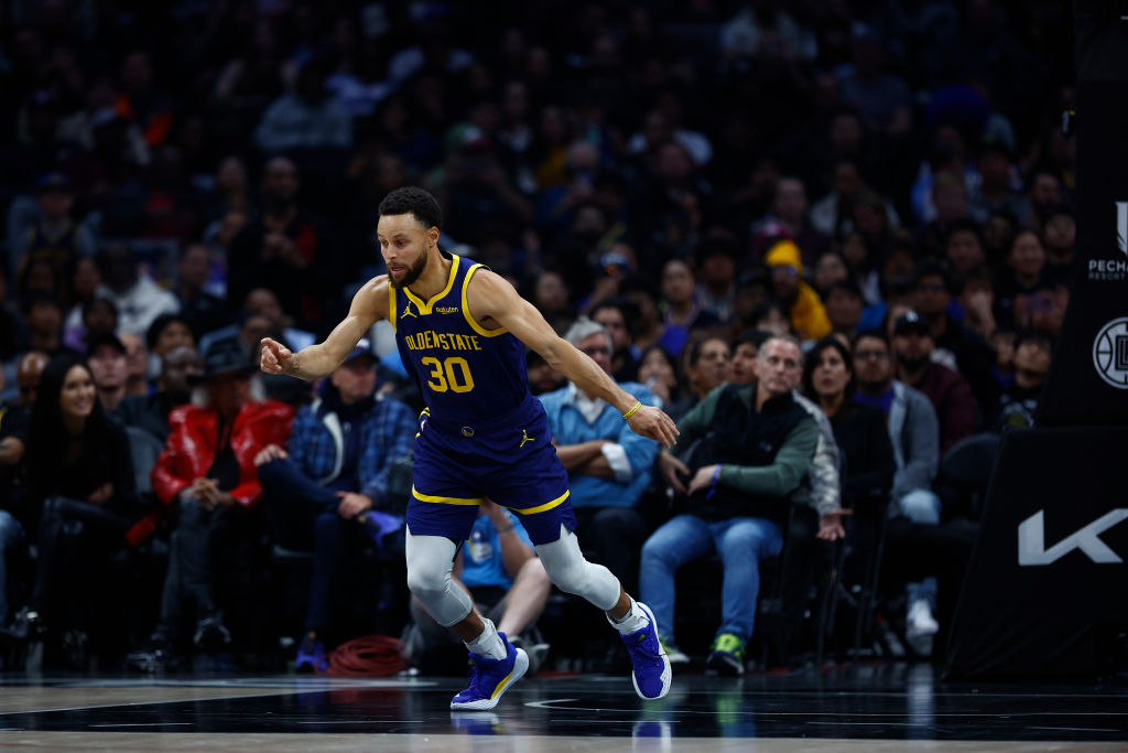 Stephen Curry #30 of the Golden State Warriors at Crypto.com Arena on December 14, 2023 in Los Ange...