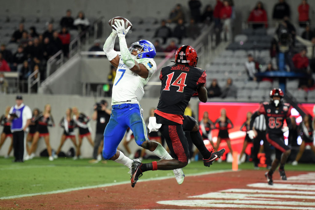 Air Force Falcons safety Trey Taylor (7) catches a pass for an interception against San Diego State...