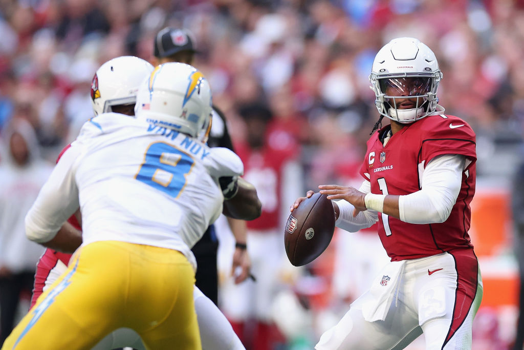 GLENDALE, ARIZONA - NOVEMBER 27: Quarterback Kyler Murray #1 of the Arizona Cardinals looks to pass...