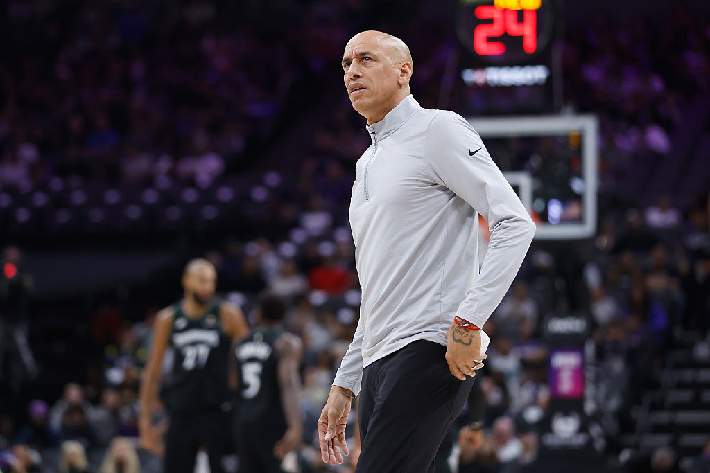 SACRAMENTO, CALIFORNIA - NOVEMBER 09: Head coach Doug Christie of the Sacramento Kings looks on dur...