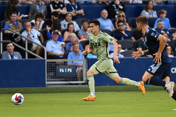 KANSAS CITY, KS - JUNE 17: Danny Crisostomo #17 of LAFC runs with the ball during a game between Lo...