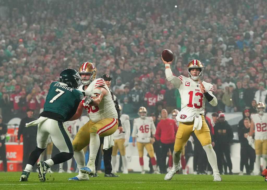 PHILADELPHIA, PENNSYLVANIA - DECEMBER 03: Brock Purdy #13 of the San Francisco 49ers throws a pass ...