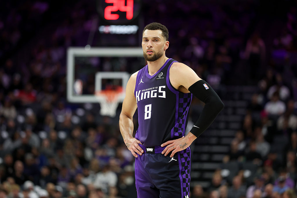 SACRAMENTO, CALIFORNIA - JANUARY 06: Zach Lavine #8 of the Sacramento Kings stands on the court dur...