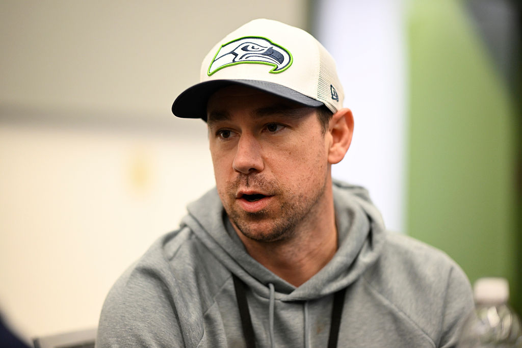 SAN JOSE, CALIFORNIA - FEBRUARY 05: Offensive coordinator Klint Kubiak of the Seattle Seahawks spea...
