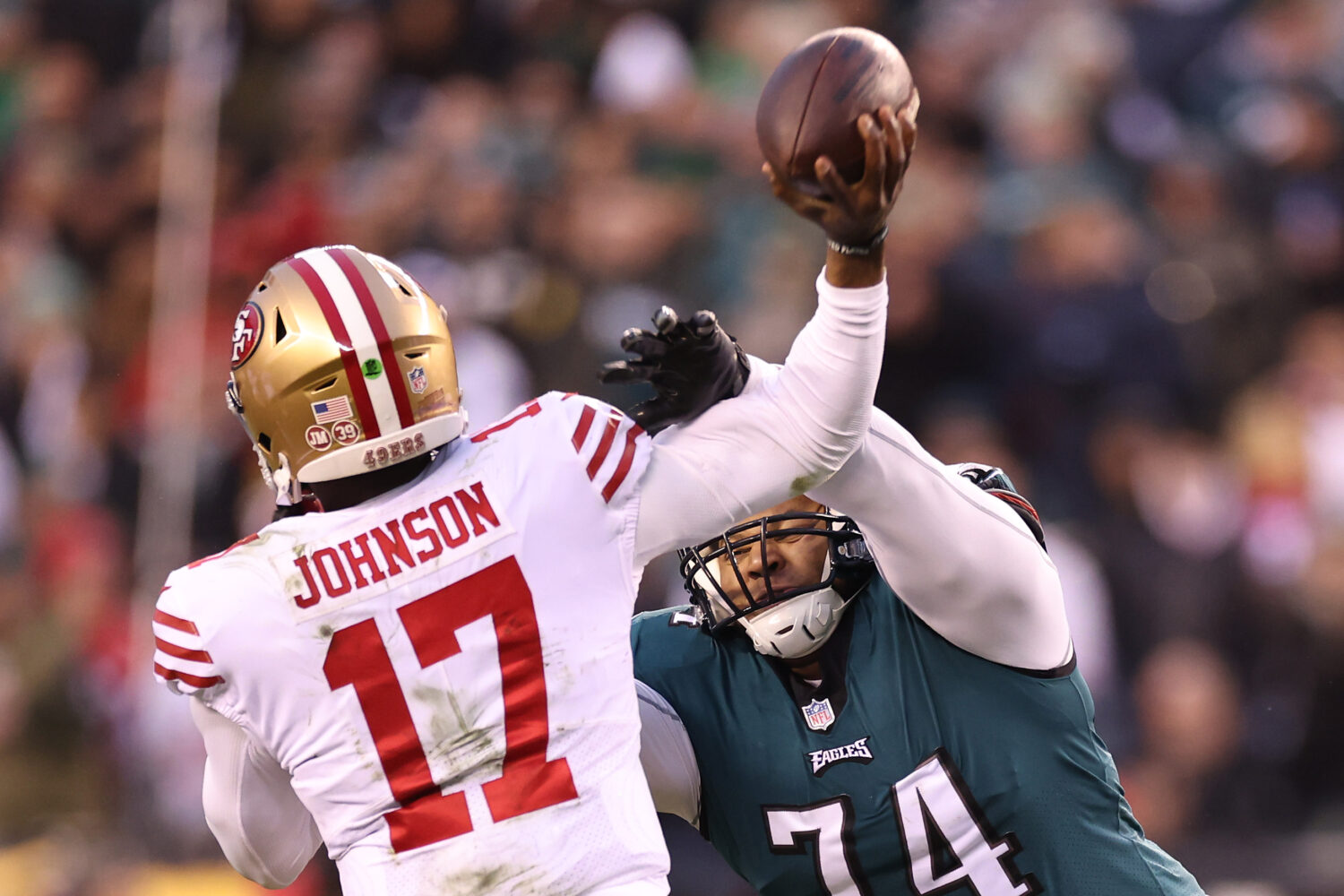 PHILADELPHIA, PENNSYLVANIA - JANUARY 29: Josh Johnson #17 of the San Francisco 49ers throws a pass ...