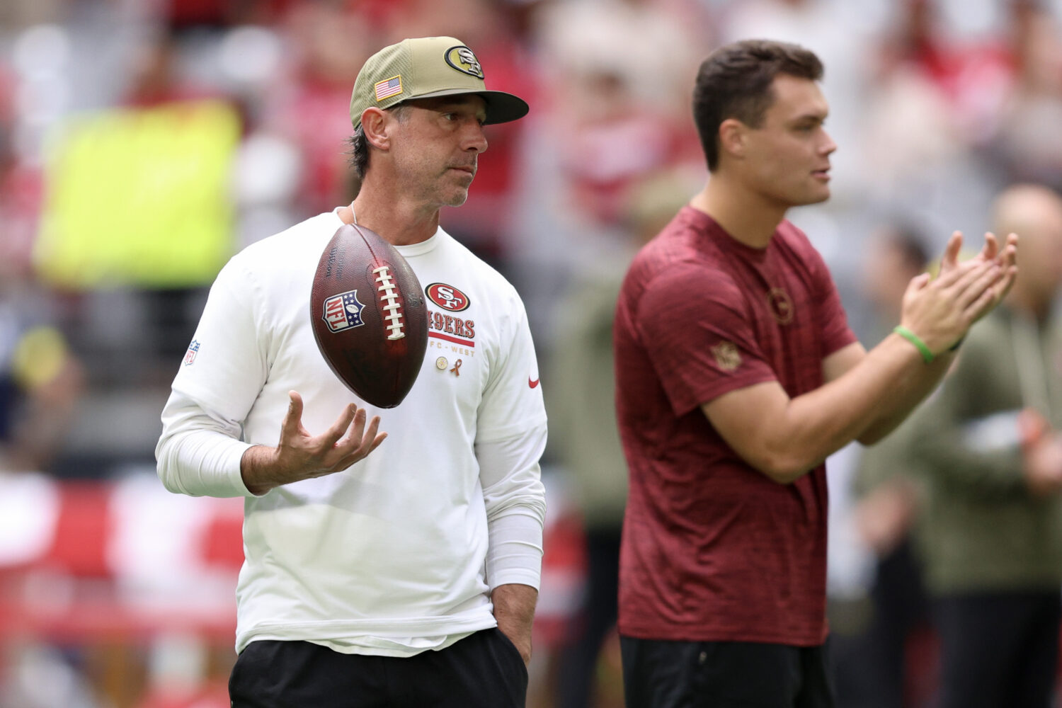 GLENDALE, ARIZONA - NOVEMBER 16: Head coach Kyle Shanahan of the San Francisco 49ers looks on durin...