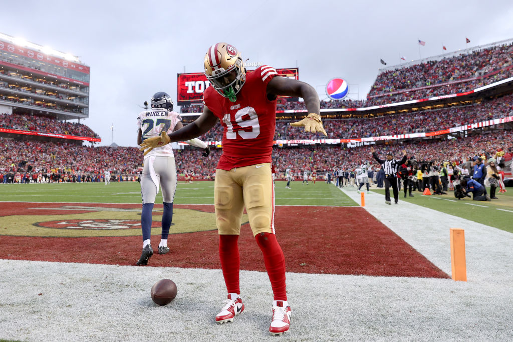 SANTA CLARA, CALIFORNIA - JANUARY 14: Deebo Samuel #19 of the San Francisco 49ers celebrates after ...