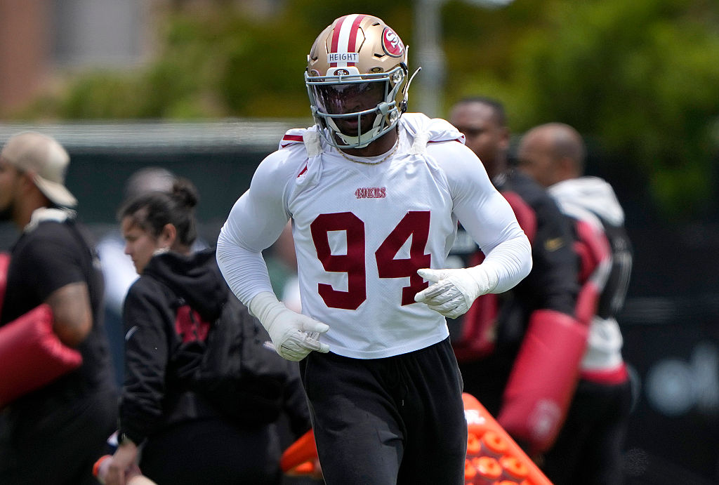 SANTA CLARA, CALIFORNIA - MAY 28: Romello Height #94 of the San Francisco 49ers works out during a ...