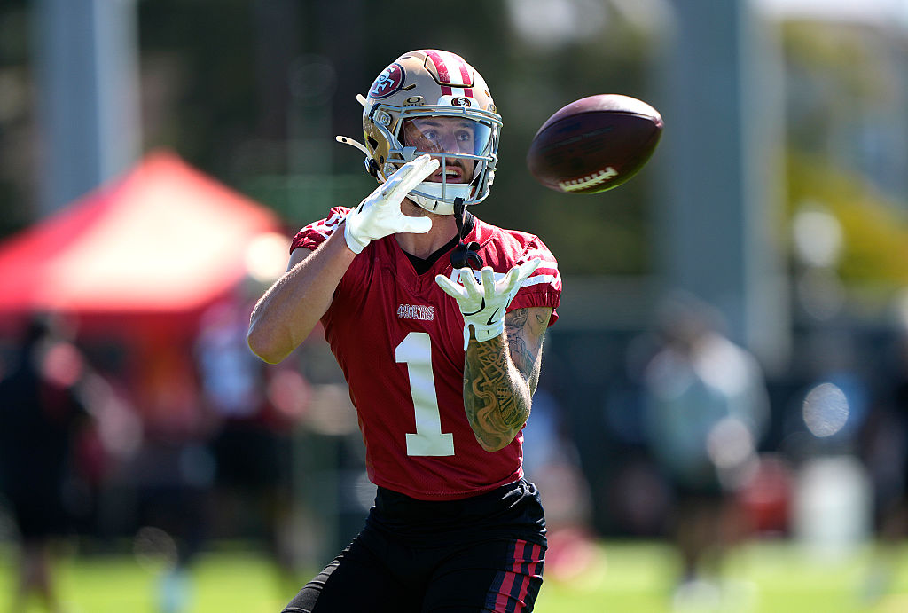 SANTA CLARA, CALIFORNIA - JULY 27: Ricky Pearsall #1 of the San Francisco 49ers works out during tr...