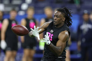 49ers sign TE Khalil Dinkins to 3-year deal