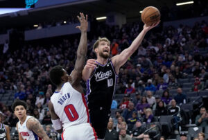 NBA insiders connect Jalen Duren’s future to Domantas Sabonis’ Kings uncertainty